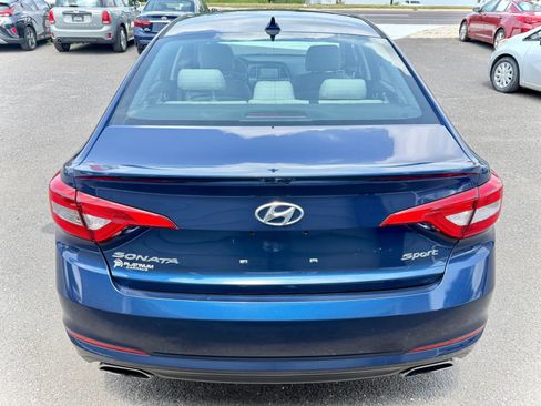 Used 2015 Hyundai Sonata Sport w/ Option Group 04 FWD image 9