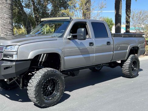 Used 2006 Chevrolet Silverado 3500 LT w/ Heavy-Duty Power Package AWD/4WD image 23