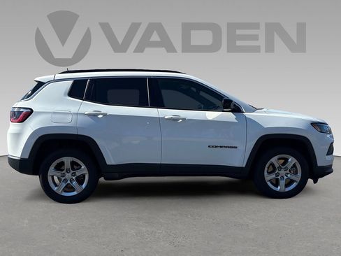Used 2024 Jeep Compass Latitude image 5