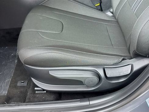 New 2025 Hyundai Elantra SEL FWD image 30