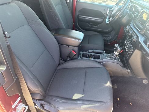 Used 2021 Jeep Wrangler Sport AWD/4WD image 14