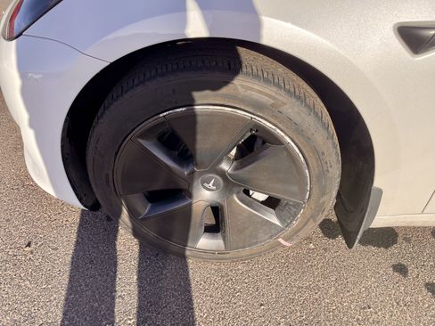 Used 2023 Tesla Model 3 Standard Range RWD image 9