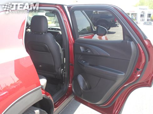 Used 2023 Chevrolet TrailBlazer RS w/ Sun and Liftgate Package FWD image 24