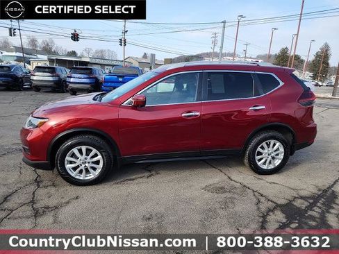 Certified 2018 Nissan Rogue SV w/ Premium Package image 5