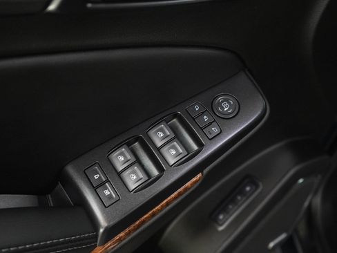 Used 2019 Chevrolet Suburban Premier AWD/4WD image 21