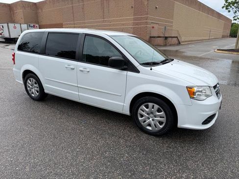 Used 2016 Dodge Grand Caravan SE w/ Quick Order Package 29E SE FWD image 32