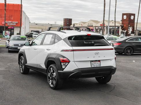 Certified 2025 Hyundai Kona SEL image 9