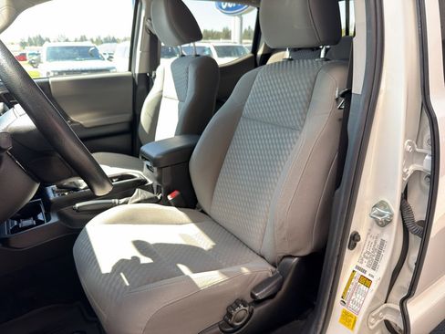 Used 2021 Toyota Tacoma SR AWD/4WD image 17
