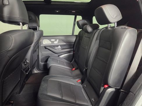 Used 2025 Mercedes-Benz GLS 63 AMG 4MATIC image 25
