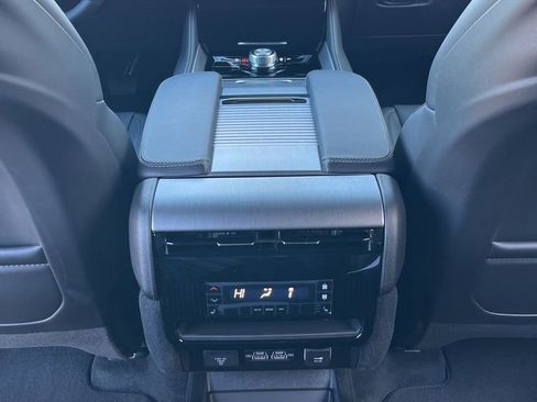 New 2025 Jeep Wagoneer L Series II image 25