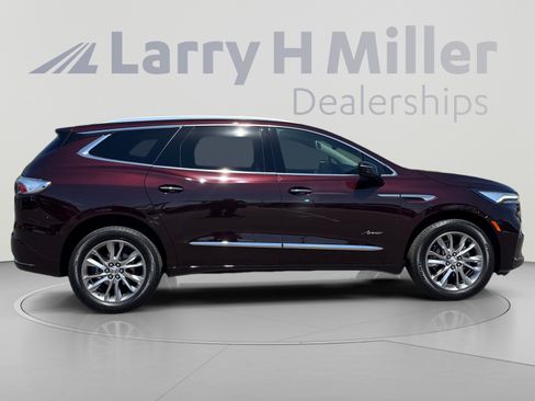 Used 2023 Buick Enclave Avenir w/ Avenir Technology Package FWD image 6