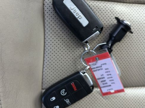 Used 2019 Jeep Grand Cherokee Limited w/ Luxury Group II AWD/4WD image 30