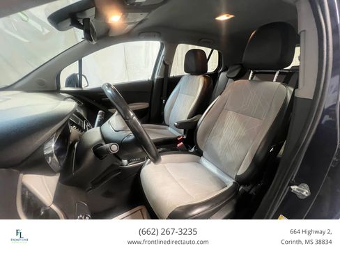 Used 2019 Chevrolet Trax LT w/ LT Convenience Package image 9