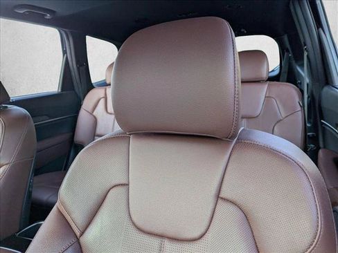 Used 2024 Kia Telluride EX w/ EX Captain's Chair Package FWD image 13
