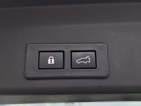 Used 2022 Subaru Ascent Touring AWD/4WD image 34
