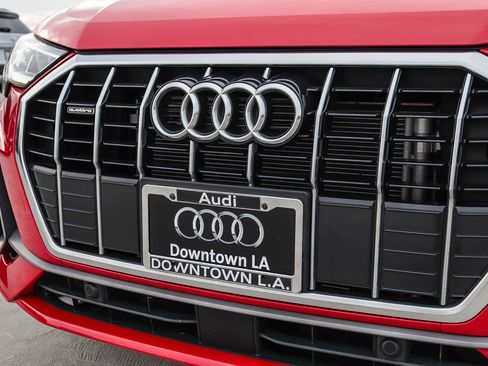 Used 2023 Audi Q3 2.0T Premium w/ 19" Wheel Package image 5