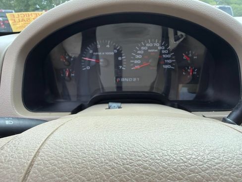 Used 2004 Ford F150 XLT RWD image 3