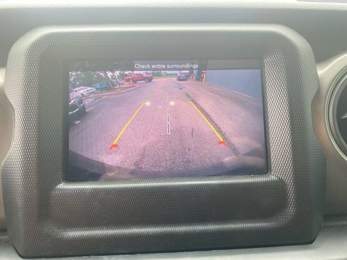 Used 2022 Jeep Wrangler Sport AWD/4WD image 15