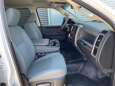 Used 2018 RAM 3500 Tradesman w/ Chrome Appearance Group RWD image 21
