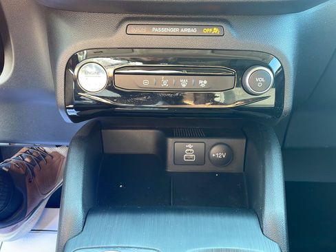 Used 2025 Ford Escape SE FWD image 20