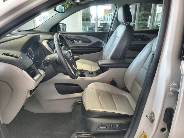 Used 2023 GMC Terrain SLT w/ Tech Package AWD/4WD image 12