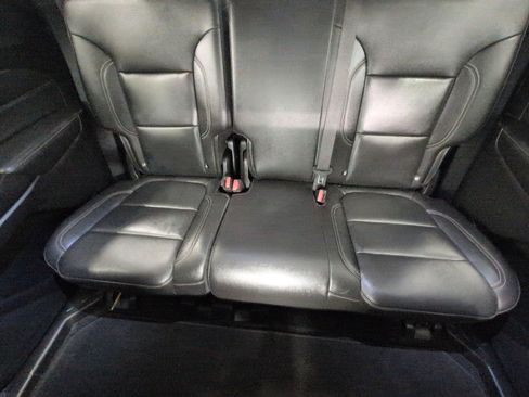 Certified 2023 Chevrolet Traverse LT w/ LT Premium Package AWD/4WD image 24