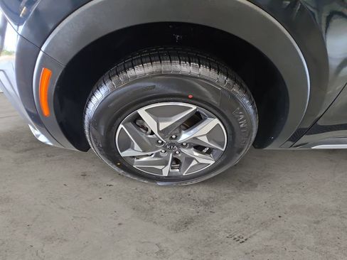 Used 2021 Kia Sorento S FWD image 9