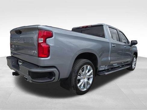 Used 2025 Chevrolet Silverado 1500 High Country w/ High Country Premium Package AWD/4WD image 13