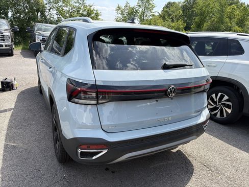 New 2026 Volkswagen Taos SEL AWD/4WD image 5