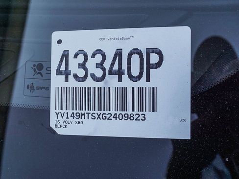 Used 2016 Volvo S60 T6 R-Design Platinum image 27