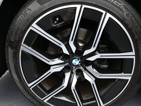 Used 2025 BMW 740i xDrive image 48