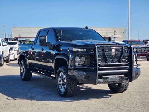 Used 2021 Chevrolet Silverado 2500 Custom w/ Custom Value Package AWD/4WD image 3