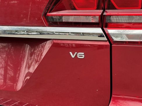 Used 2019 Volkswagen Atlas SE w/ Panoramic Sunroof Package image 9