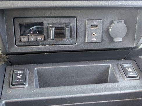 Used 2017 Nissan Titan PRO-4X w/ Pro-4x Convenience Package image 24