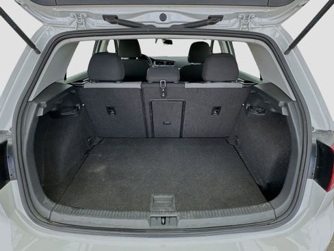 Used 2016 Volkswagen e-Golf SE image 18