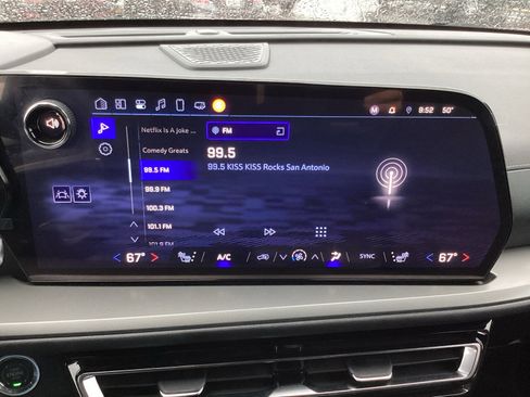 Used 2025 Chevrolet Traverse LT w/ Enhanced Driving Package FWD image 23