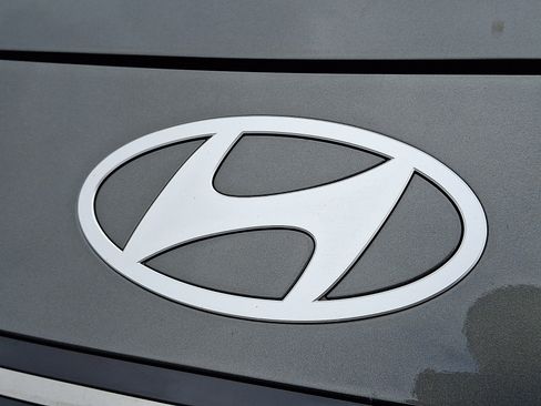 Certified 2025 Hyundai Elantra SEL FWD image 29