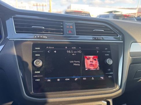 Used 2022 Volkswagen Tiguan SE image 26