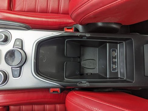 Used 2022 Alfa Romeo Giulia Veloce image 26