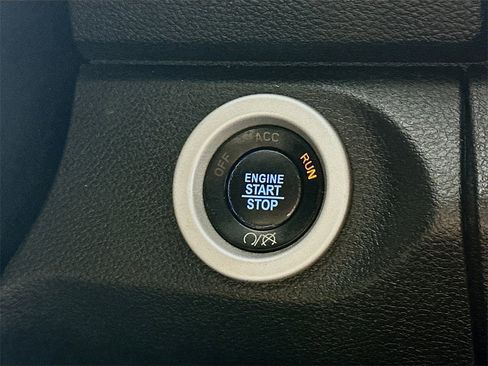 Used 2017 RAM 1500 Laramie w/ Convenience Group image 27