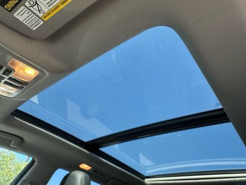 Used 2014 Toyota Highlander Limited Platinum AWD/4WD image 9