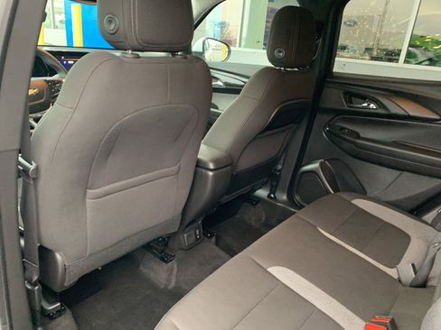 Used 2025 Chevrolet TrailBlazer LT w/ Convenience Package image 16