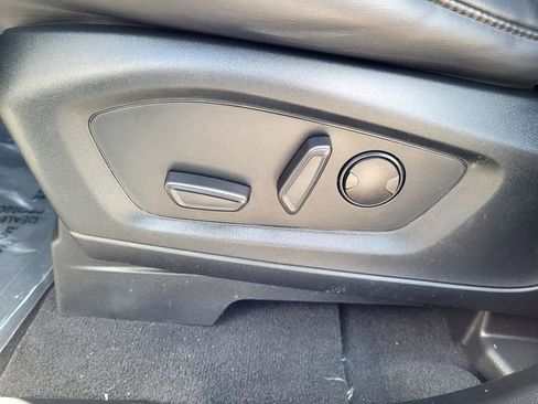 Certified 2021 Ford Explorer XLT w/ Equipment Group 202A RWD image 11