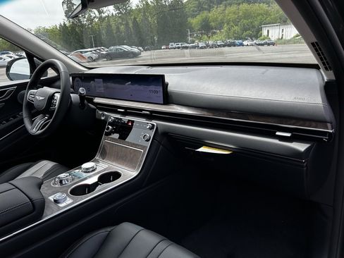 Used 2025 Genesis GV80 2.5T Advanced image 22