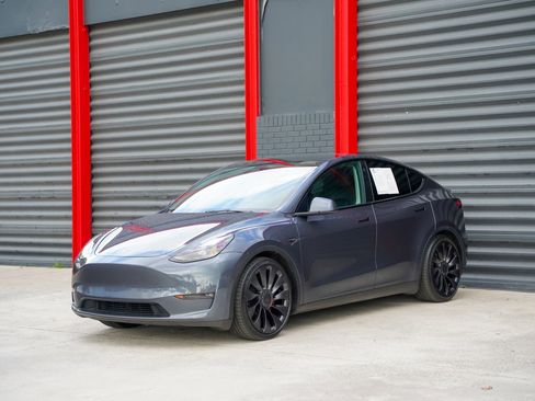 Used 2022 Tesla Model Y Performance image 1