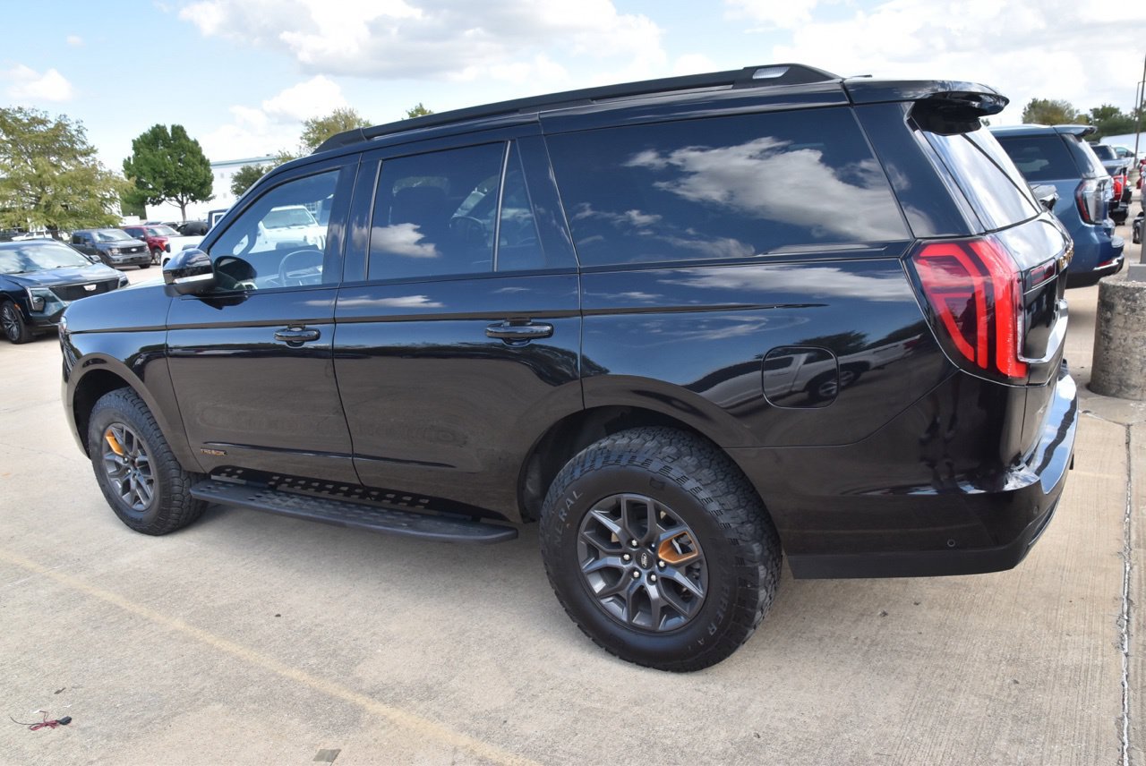 Used 2025 Ford Expedition Tremor AWD/4WD image 7