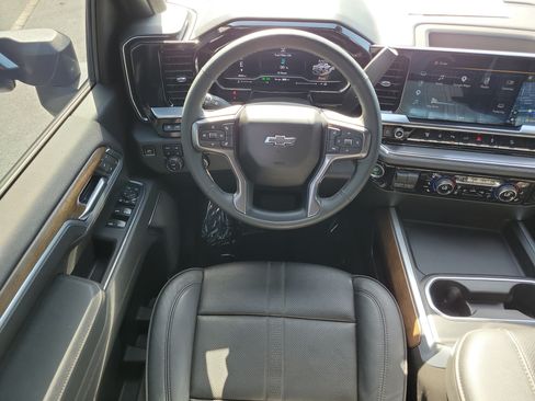 Used 2025 Chevrolet Silverado 2500 High Country w/ Midnight Edition AWD/4WD image 16