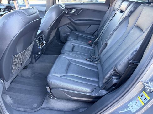 Used 2018 Audi Q7 3.0T Prestige w/ Prestige Package AWD/4WD image 21