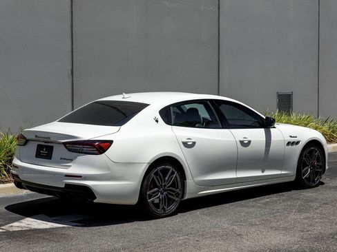 Used 2022 Maserati Quattroporte Modena RWD image 5