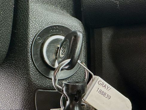 Used 2010 Buick Enclave CXL FWD image 34